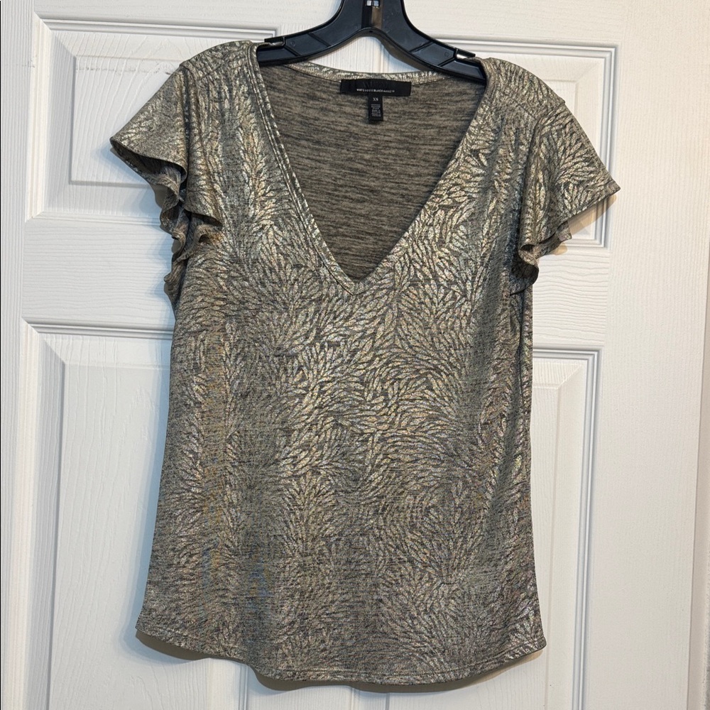 WHBM Elegant Army Green and Gold flutter sleeve NWOT Patterned Women's Top